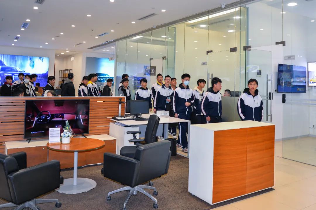 广东省高新技术高级技工学校,花都技工学校,广州技工学校,广州高新技校
广东省高新技术高级技工学校,花都技工学校,广州技工学校,广州高新技校