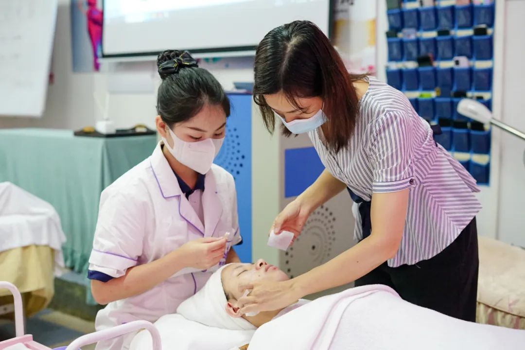 广东省高新技术高级技工学校 广东省高新技术高级技工学校